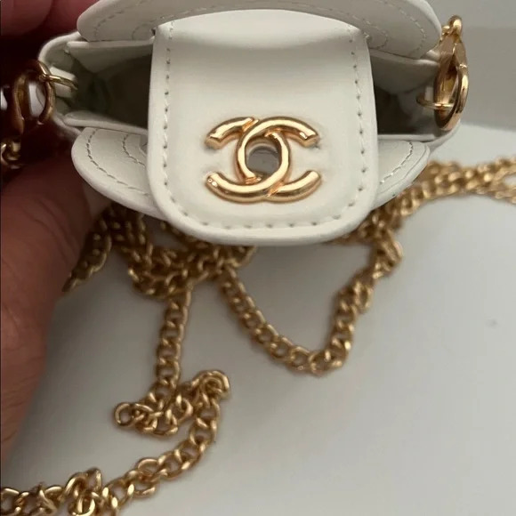 Chanel mini Small  BagVIP GWP WHITE COLOR. - Picture 4 of 7